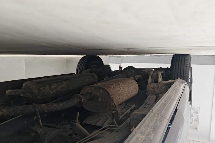 Used FORTHING Lingzhi 2014 M3 1.6L 7-Seater Comfort Model Chassis Front Right