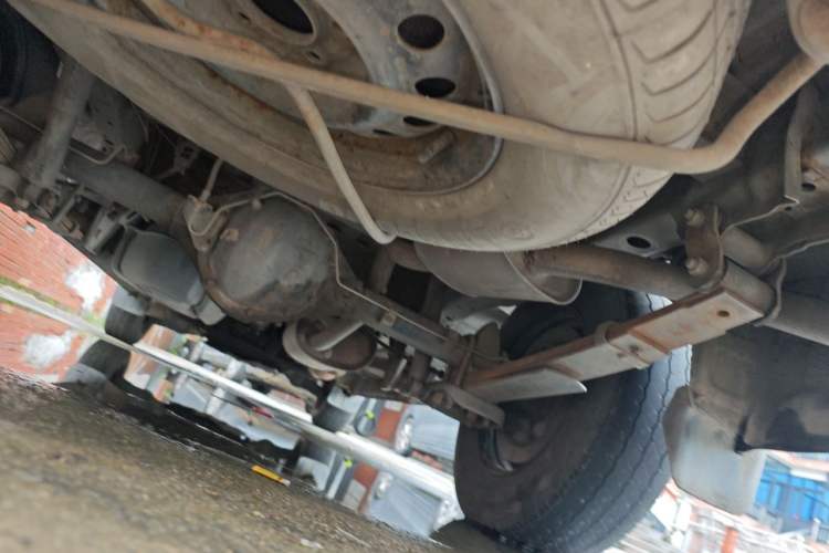 Used FORTHING Lingzhi 2014 M5 Q7 2.0L 7-seat Long-wheelbase Comfort Version Chassis Rear