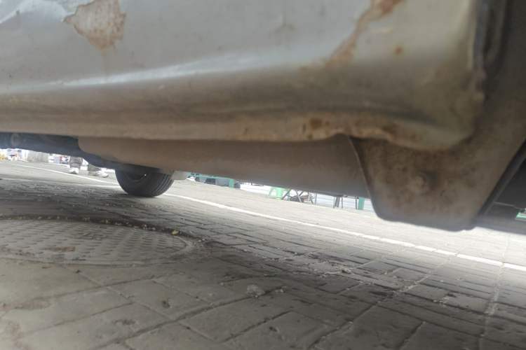 Used FORTHING Lingzhi 2014 V3 1.5L 7-Seater Standard Model II Chassis Rear Left