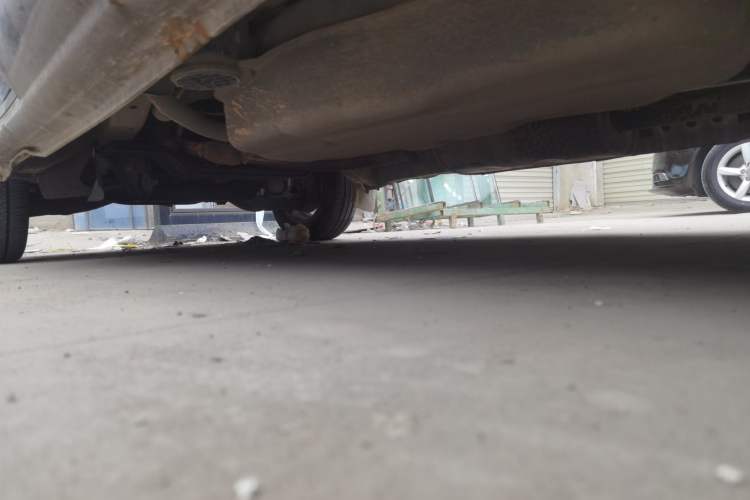 Used FORTHING Lingzhi 2014 V3 1.5L 7-Seater Comfort Model Chassis Rear Left