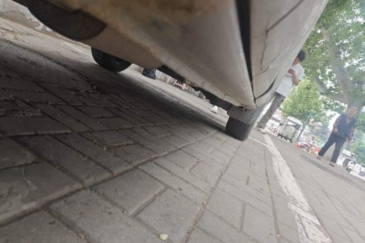 Used FORTHING Lingzhi 2014 V3 1.5L 7-Seater Standard Model II Chassis Rear Right