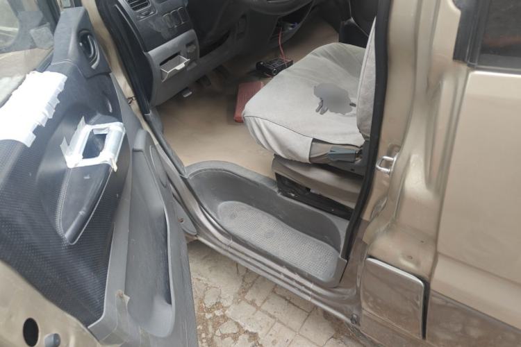 Used FORTHING Lingzhi 2014 V3 1.5L 7-Seater Standard Model II Driver Seat