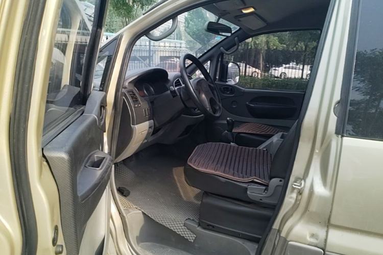 Used FORTHING Lingzhi 2014 V3 1.5L 5-seat Standard Model I Driver Seat