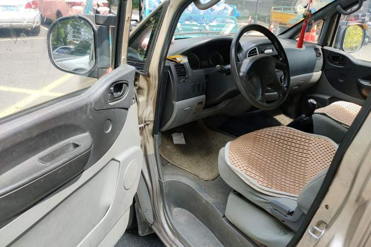 Used FORTHING Lingzhi 2014 V3 1.5L 7-Seater Luxury Model Driver Seat
