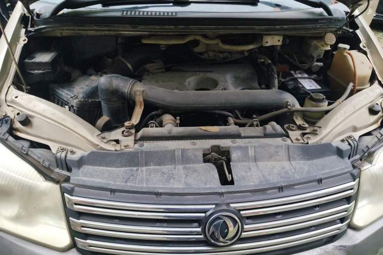 Used FORTHING Lingzhi 2014 M5 Q3 2.0L 7-seat Long-Wheelbase Comfort Version Engine Bay