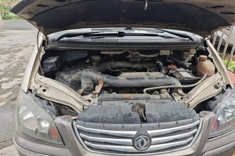 Used FORTHING Lingzhi 2014 M5 Q7 2.0L 7-seat Long-wheelbase Comfort Version Engine Bay