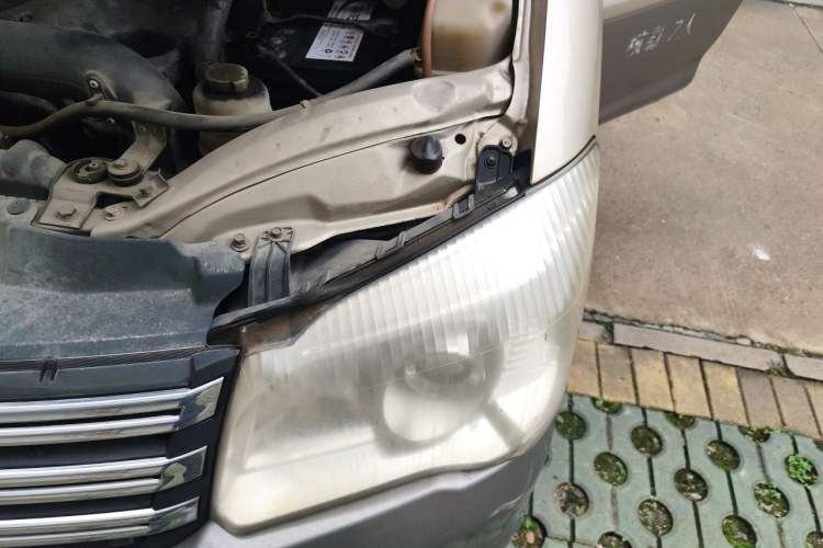 Used FORTHING Lingzhi 2014 M5 Q3 2.0L 7-seat Long-Wheelbase Comfort Version Engine Bay Left