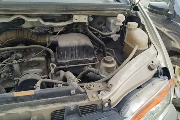 Used FORTHING Lingzhi 2014 V3 1.5L 5-seat Standard Model I Engine Bay Left