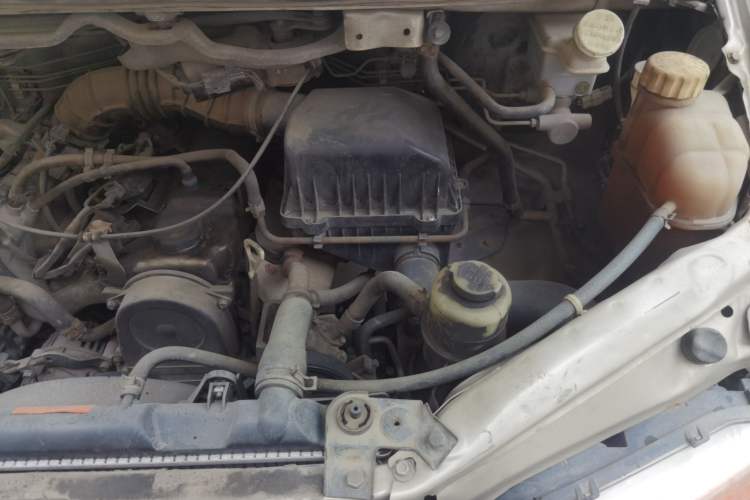 Used FORTHING Lingzhi 2014 V3 1.5L 7-Seater Comfort Model Engine Bay Left