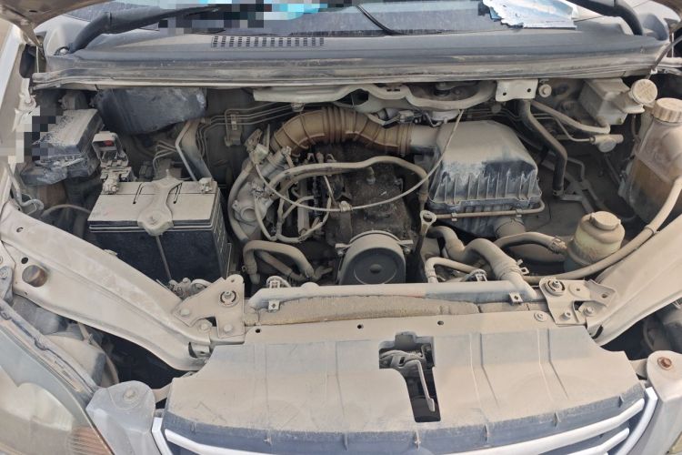 Used FORTHING Lingzhi 2014 M3 1.6L 7-Seater Comfort Model Engine Bay