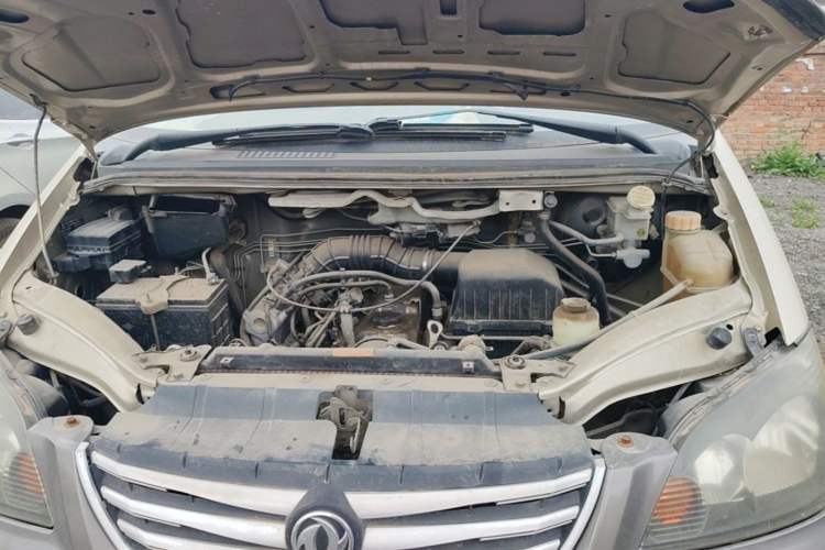 Used FORTHING Lingzhi 2014 V3 1.5L 5-seat Standard Model I Engine Bay
