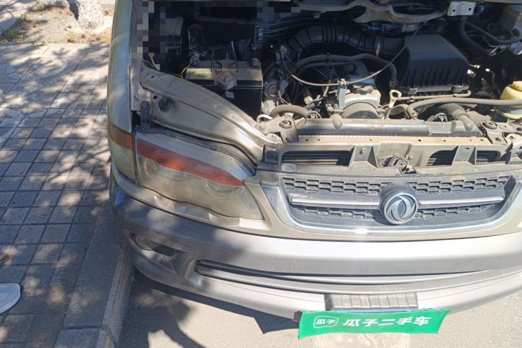 Used FORTHING Lingzhi 2014 V3 1.5L 7-Seater Luxury Model Engine Bay Right