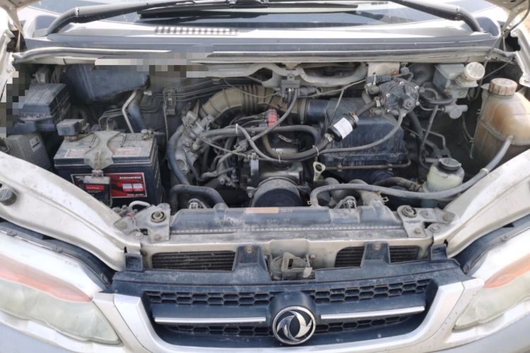 Used FORTHING Lingzhi 2014 V3 1.5L 7-Seater Luxury Model Engine Bay