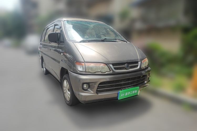 Used FORTHING Lingzhi 2014 V3 1.5L 7-Seater Comfort Model Front Right 45 Deg