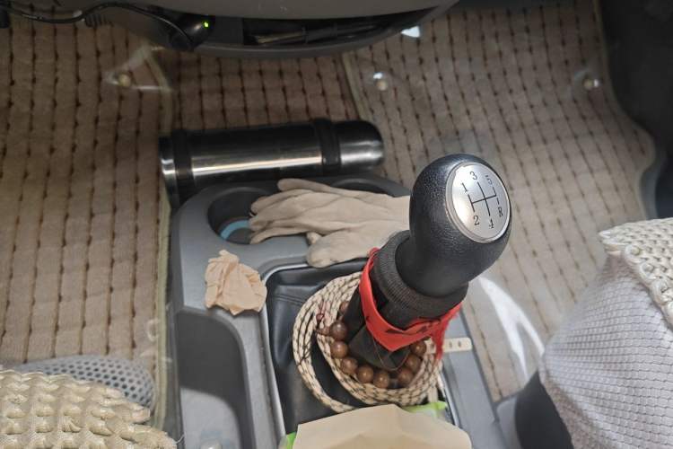 Used FORTHING Lingzhi 2014 M3 1.6L 7-Seater Comfort Model Gear Lever