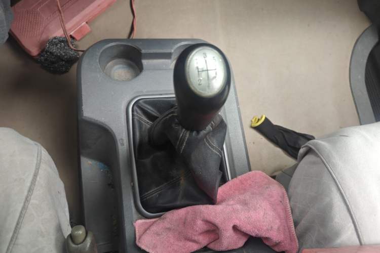 Used FORTHING Lingzhi 2014 V3 1.5L 7-Seater Standard Model II Gear Lever