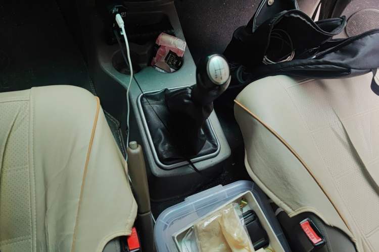 Used FORTHING Lingzhi 2014 V3 1.5L 7-Seater Comfort Model Gear Lever