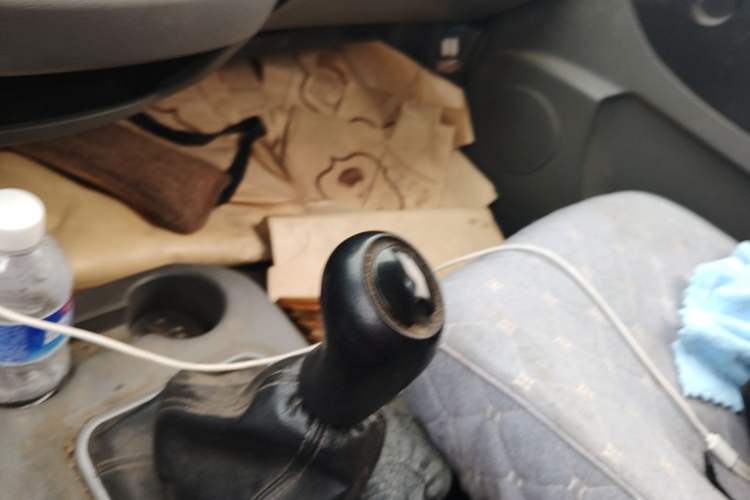 Used FORTHING Lingzhi 2014 V3 1.5L 5-seat Standard Model I Gear Lever