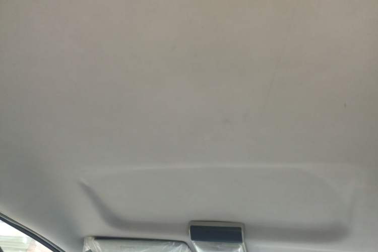 Used FORTHING Lingzhi 2014 M5 Q3 2.0L 7-seat Long-Wheelbase Comfort Version Headliner