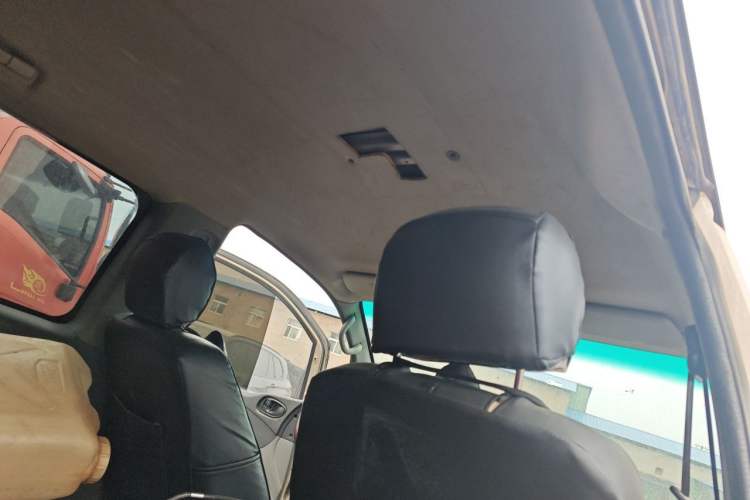 Used FORTHING Lingzhi 2014 M3 1.6L 7-Seater Comfort Model Headliner