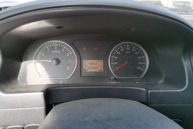 Used FORTHING Lingzhi 2014 V3 1.5L 7-Seater Luxury Model Instrument Cluster