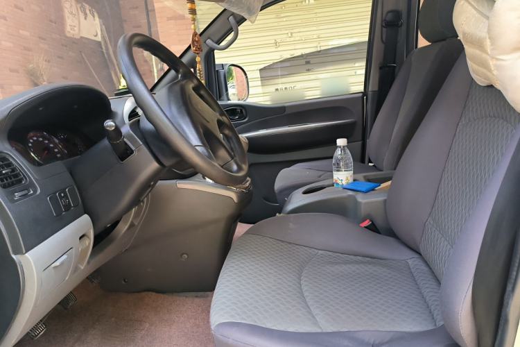 Used FORTHING Lingzhi 2014 M5 Q3 2.0L 7-seat Long-Wheelbase Comfort Version Left Front Seat