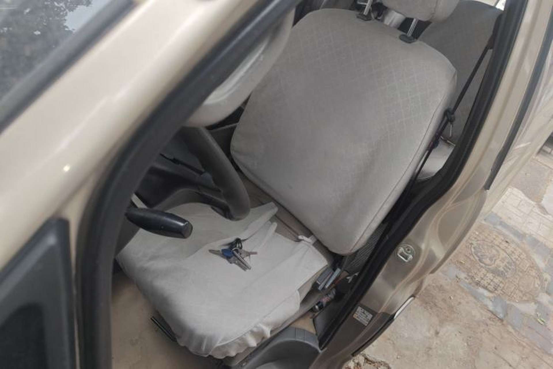 Used FORTHING Lingzhi 2014 V3 1.5L 7-Seater Standard Model II Left Front Seat