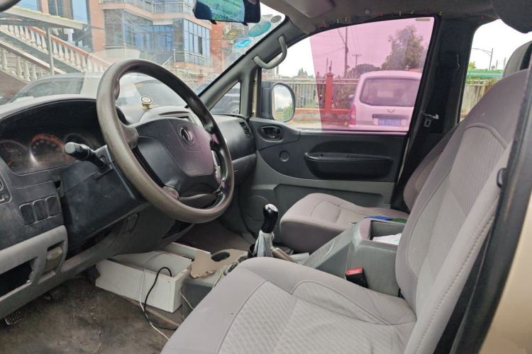 Used FORTHING Lingzhi 2014 M5 Q7 2.0L 7-seat Long-wheelbase Comfort Version Left Front Seat