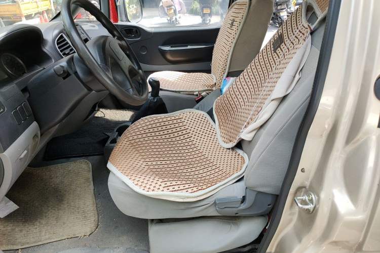 Used FORTHING Lingzhi 2014 V3 1.5L 7-Seater Luxury Model Left Front Seat