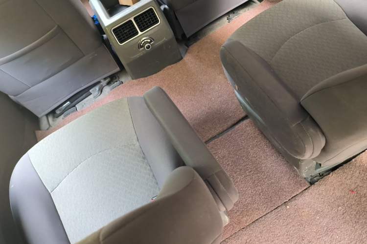 Used FORTHING Lingzhi 2014 M5 Q3 2.0L 7-seat Long-Wheelbase Comfort Version Left Rear Seat