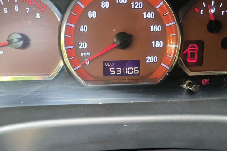 Used FORTHING Lingzhi 2014 M5 Q3 2.0L 7-seat Long-Wheelbase Comfort Version Odometer Close Up