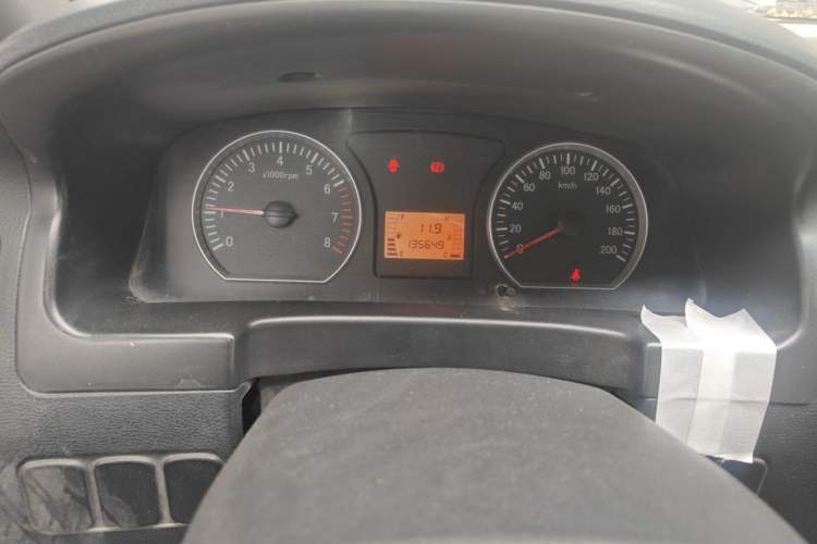 Used FORTHING Lingzhi 2014 V3 1.5L 7-Seater Standard Model II Odometer Close Up