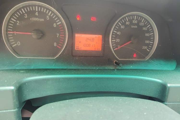 Used FORTHING Lingzhi 2014 V3 1.5L 7-Seater Comfort Model Odometer Close Up
