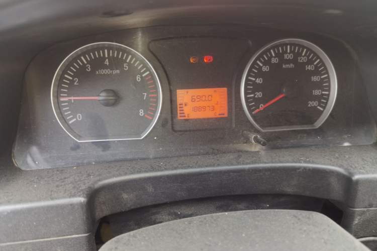 Used FORTHING Lingzhi 2014 V3 1.5L 7-Seater Comfort Model Odometer Close Up