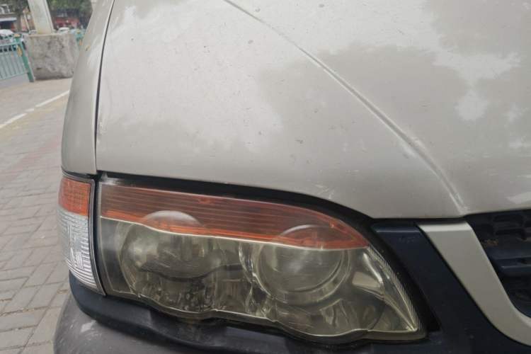 Used FORTHING Lingzhi 2014 V3 1.5L 7-Seater Standard Model II Right Front Headlight