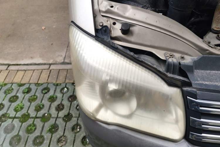 Used FORTHING Lingzhi 2014 M5 Q3 2.0L 7-seat Long-Wheelbase Comfort Version Right Front Headlight