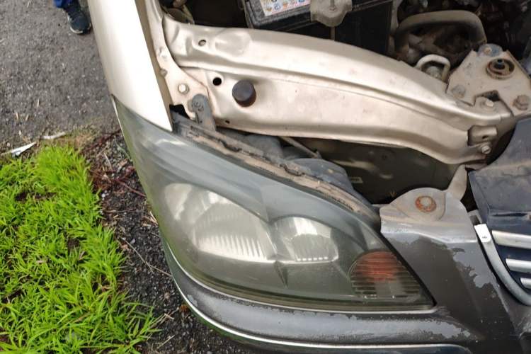 Used FORTHING Lingzhi 2014 M3 1.6L 7-Seater Comfort Model Right Front Headlight