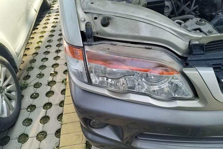 Used FORTHING Lingzhi 2014 V3 1.5L 5-seat Standard Model I Right Front Headlight