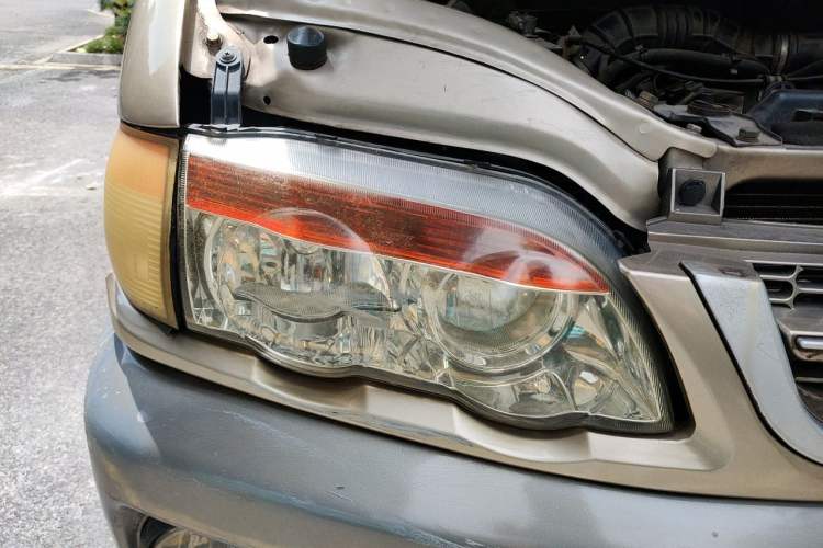 Used FORTHING Lingzhi 2014 V3 1.5L 7-Seater Luxury Model Right Front Headlight