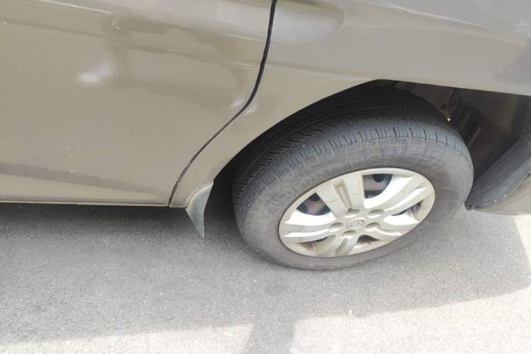 Used FORTHING Lingzhi 2014 V3 1.5L 7-Seater Comfort Model Right Front Wheel Hub