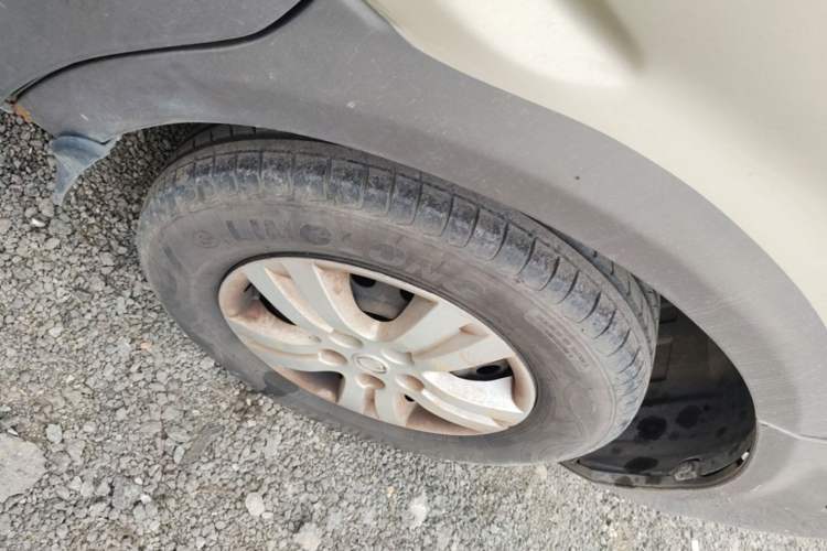 Used FORTHING Lingzhi 2014 V3 1.5L 5-seat Standard Model I Right Front Wheel Hub