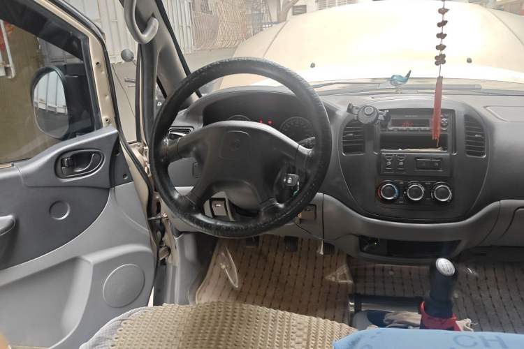 Used FORTHING Lingzhi 2014 M3 1.6L 7-Seater Comfort Model Steering Wheel