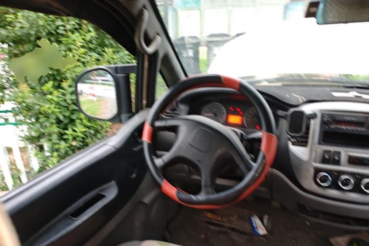 Used FORTHING Lingzhi 2014 M3 1.6L 7-Seater Comfort Model Steering Wheel