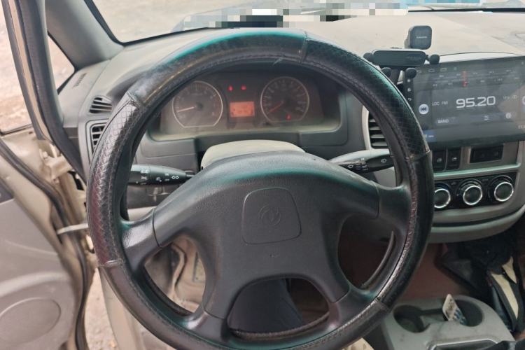 Used FORTHING Lingzhi 2014 M3 1.6L 7-Seater Comfort Model Steering Wheel