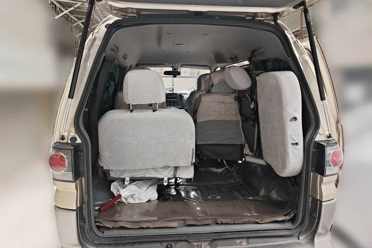 Used FORTHING Lingzhi 2014 M3 1.6L 7-Seater Comfort Model Trunk