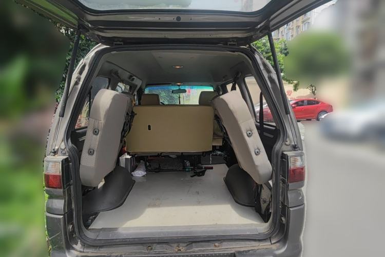 Used FORTHING Lingzhi 2014 V3 1.5L 7-Seater Comfort Model Trunk