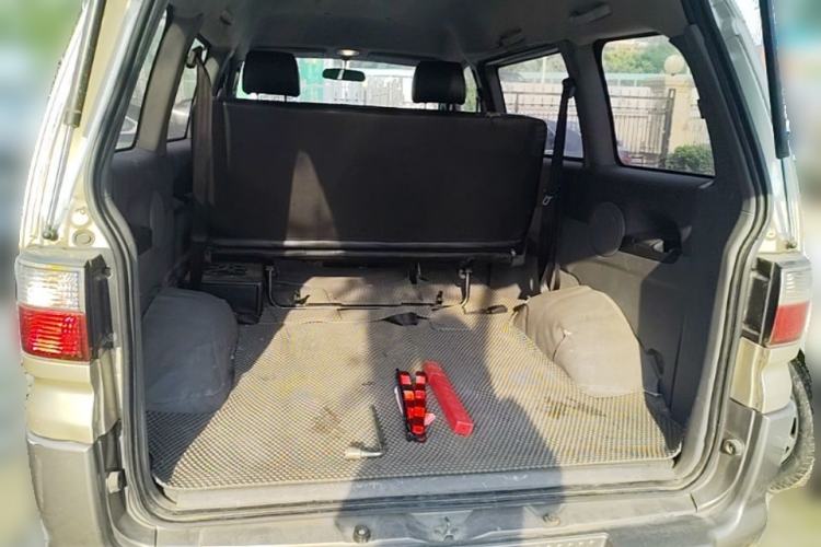 Used FORTHING Lingzhi 2014 V3 1.5L 5-seat Standard Model I Trunk