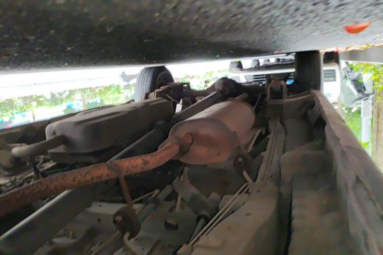 Used FORTHING Lingzhi 2015 V3 1.6L 9-Seater Standard Model Chassis Front Right
