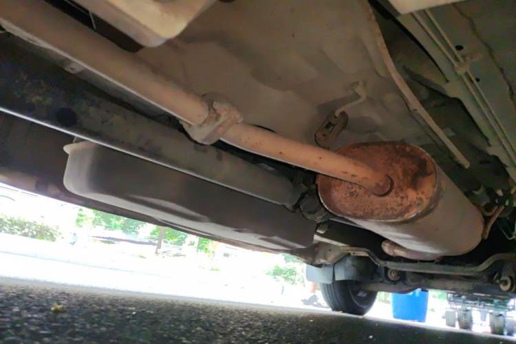 Used FORTHING Lingzhi 2015 V3 1.6L 9-Seater Standard Model Chassis Rear Right