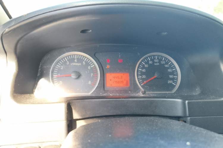Used FORTHING Lingzhi 2015 M3 1.6L 7-Seater Comfort Model Instrument Cluster